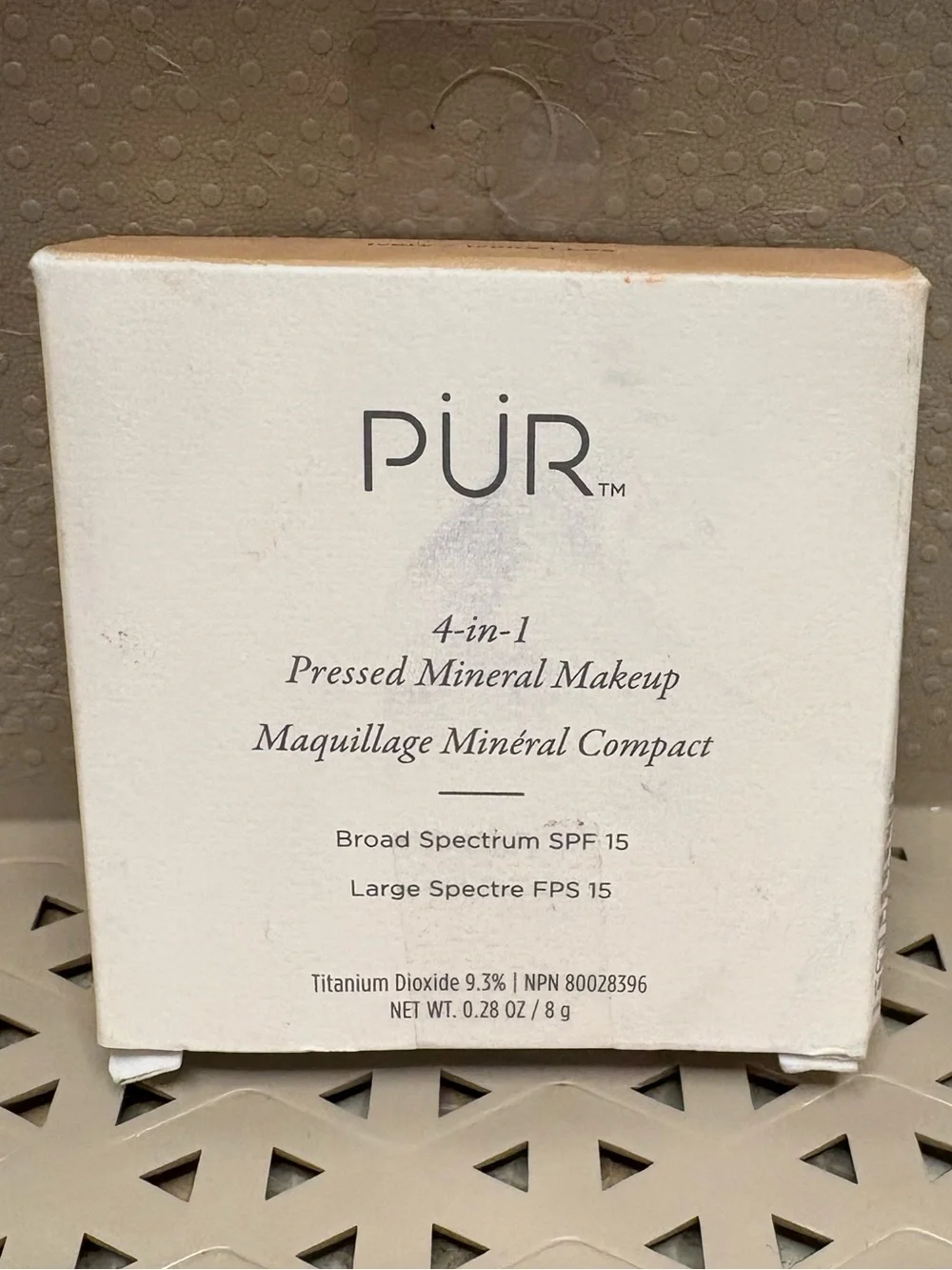 PÜR 4-in-1 Pressed Mineral Makeup - Light/Beige